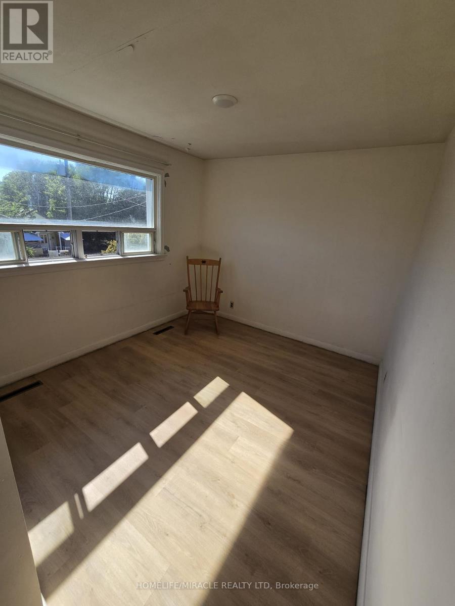 91 Pitt Avenue, Toronto, Ontario M1L 2R5 - Photo 9 - E13232036