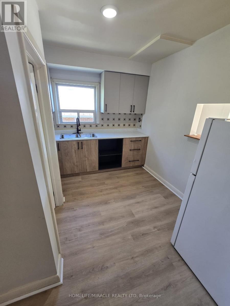 91 Pitt Avenue, Toronto, Ontario M1L 2R5 - Photo 7 - E13232036