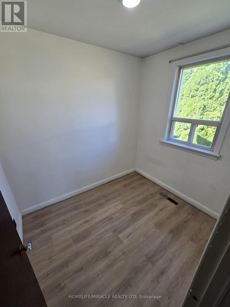91 Pitt Avenue, Toronto, Ontario M1L 2R5 - Photo 11 - E13232036