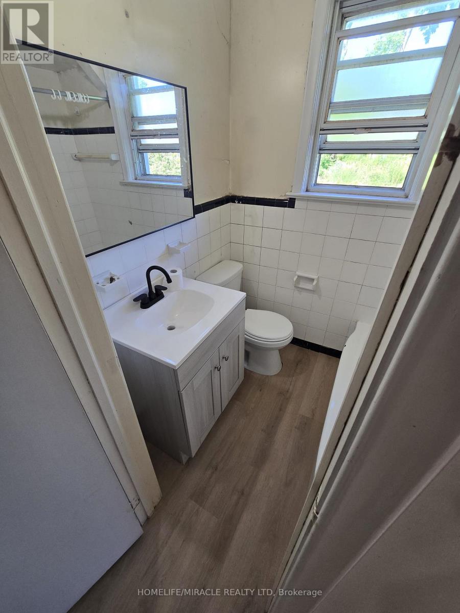 91 Pitt Avenue, Toronto, Ontario M1L 2R5 - Photo 12 - E13232036