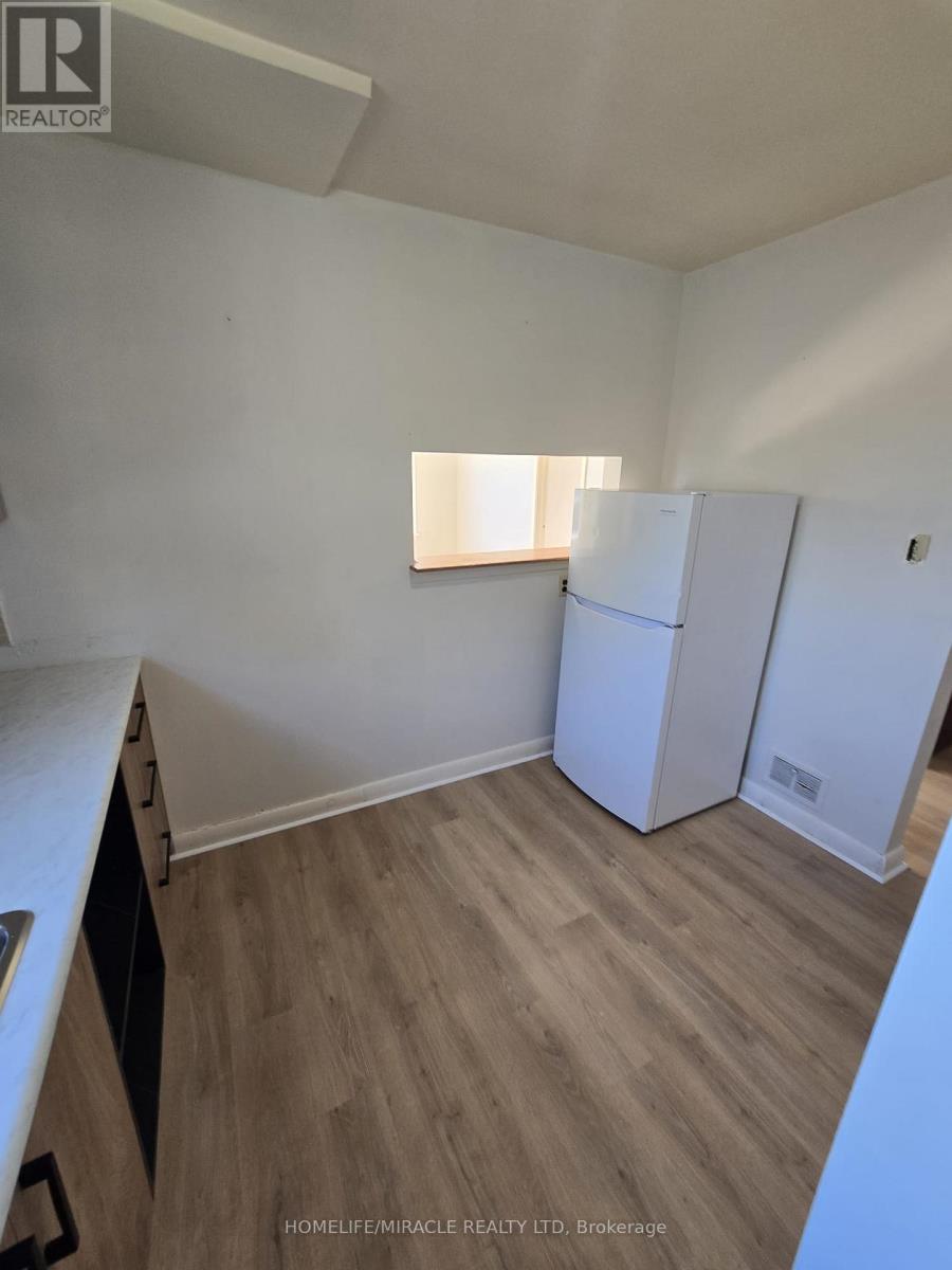 91 Pitt Avenue, Toronto, Ontario M1L 2R5 - Photo 6 - E13232036