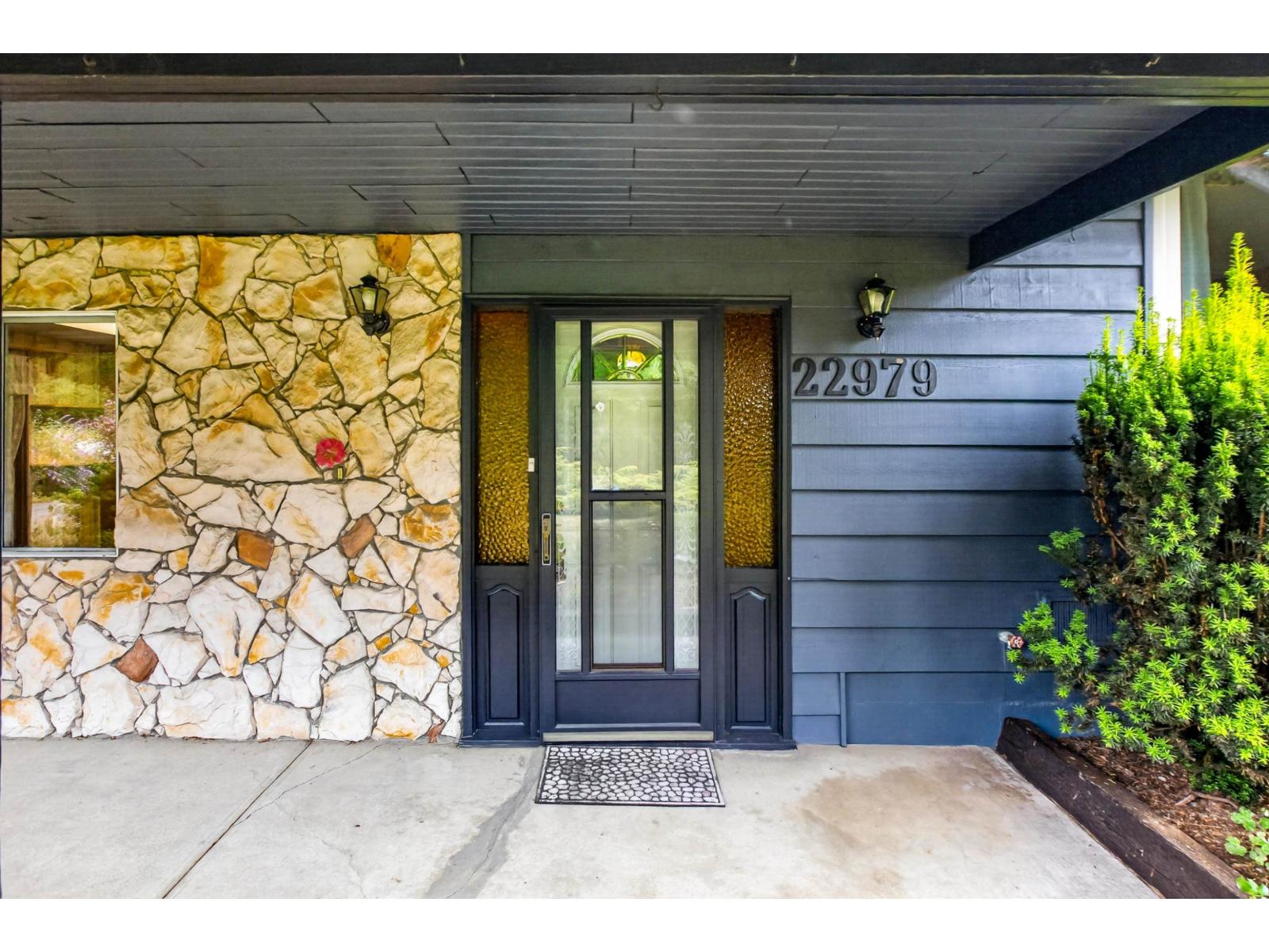 22979 71a Avenue, Langley, British Columbia  V2Y 2K1 - Photo 5 - R3142557