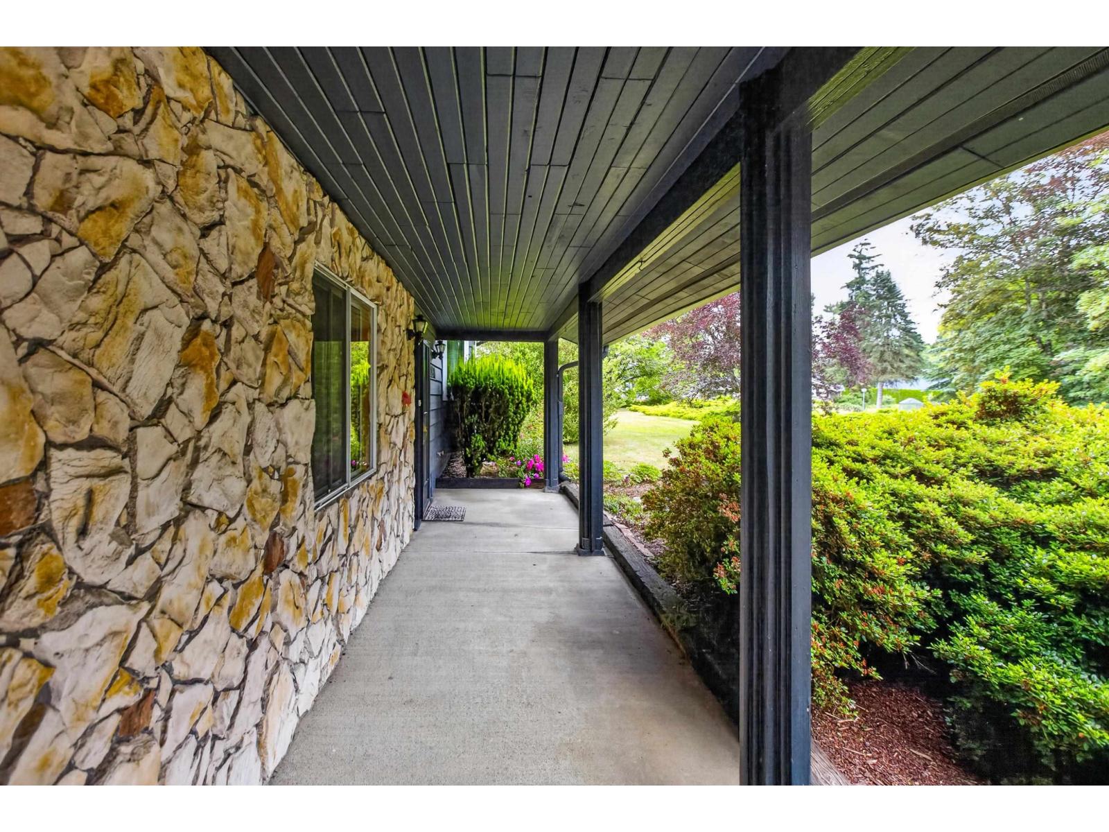 22979 71a Avenue, Langley, British Columbia  V2Y 2K1 - Photo 4 - R3142557