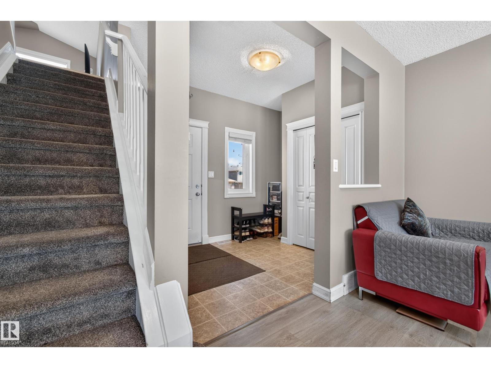 547 Leger Wy NW, Edmonton, Alberta  T6R 3T5 - Photo 9 - E4497063