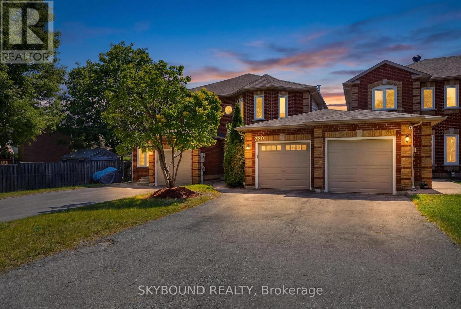 720 Whitfield Terrace, Mississauga, Ontario  L5R 3H8 - Photo 2 - W13521804