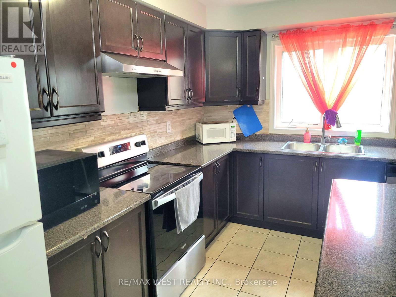 Main And Second Floor - 60 Quillberry Close E, Brampton, Ontario L7S 0A8 - Photo 13 - W13521812