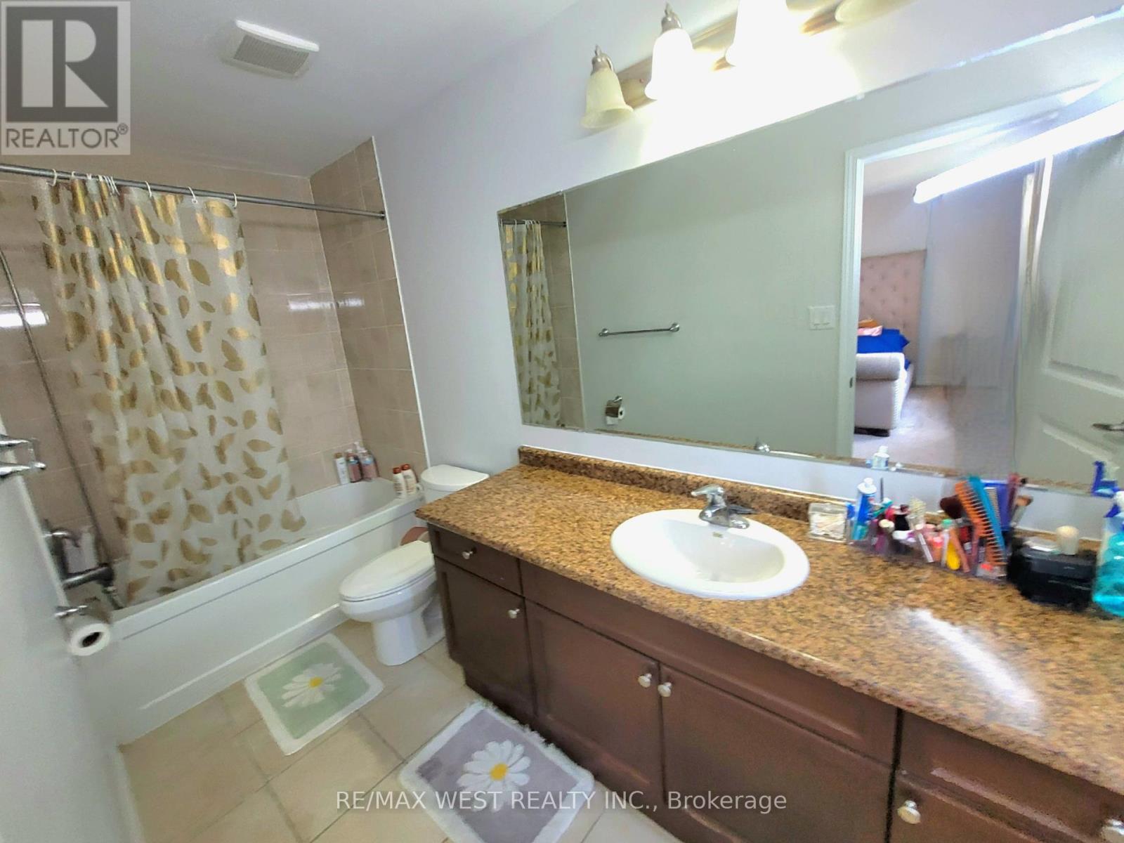 Main And Second Floor - 60 Quillberry Close E, Brampton, Ontario L7S 0A8 - Photo 4 - W13521812