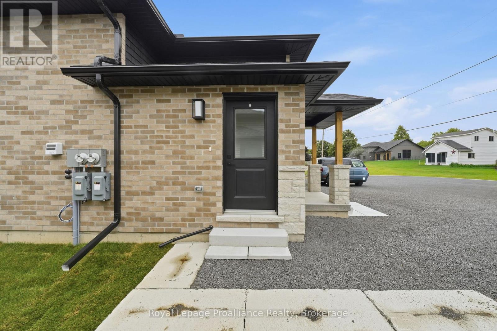 Lower - 90b Lywood Street, Belleville, Ontario  K0K 1K0 - Photo 4 - X13521834