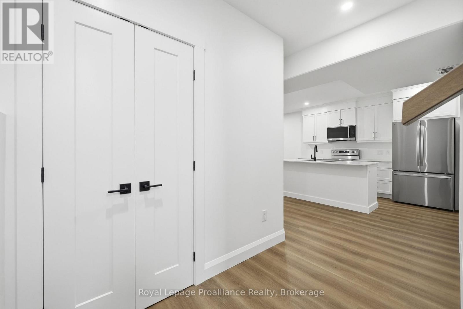 Lower - 90b Lywood Street, Belleville, Ontario  K0K 1K0 - Photo 7 - X13521834