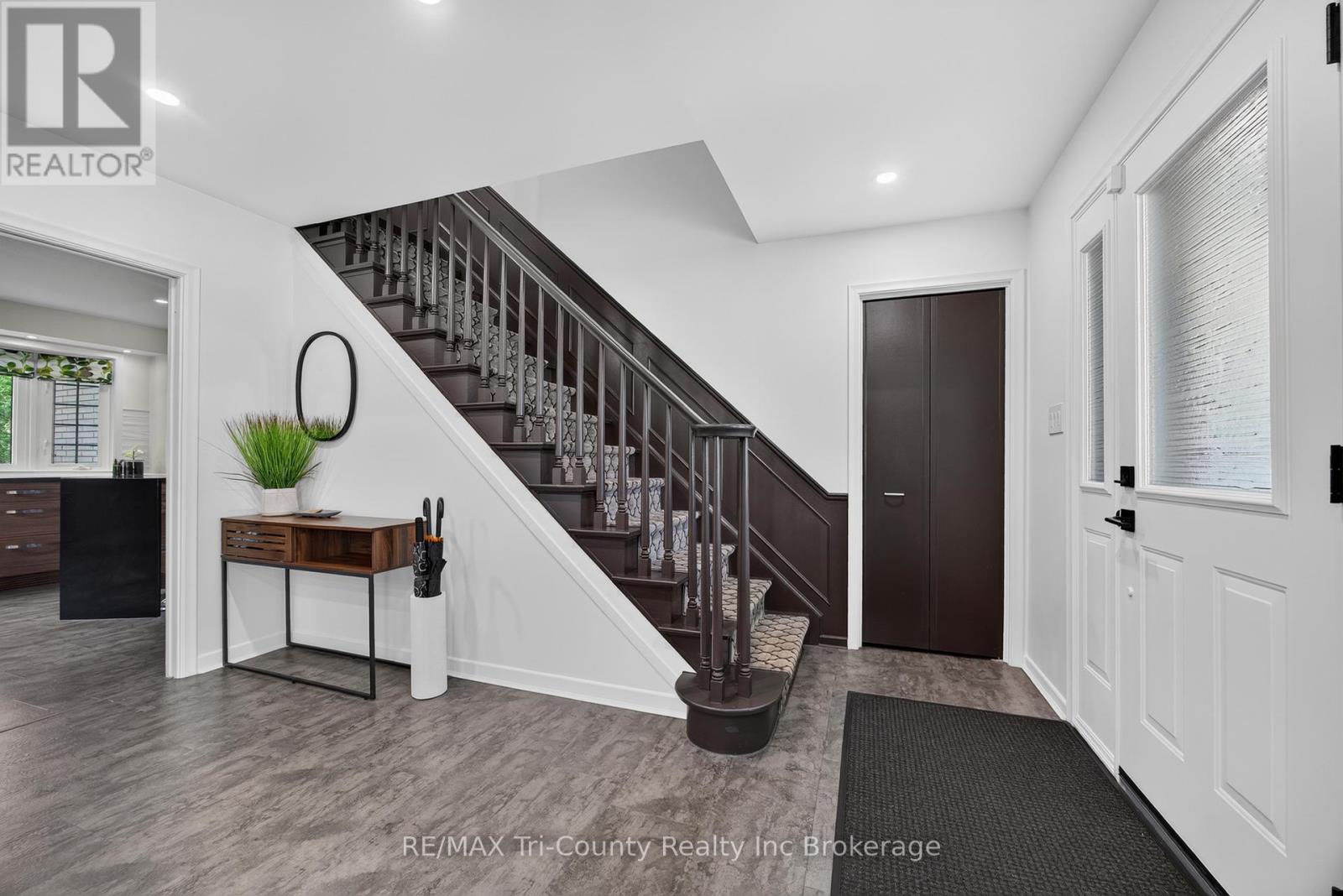 25 Demeyere Avenue, Tillsonburg, Ontario  N4G 4Y2 - Photo 3 - X13521846