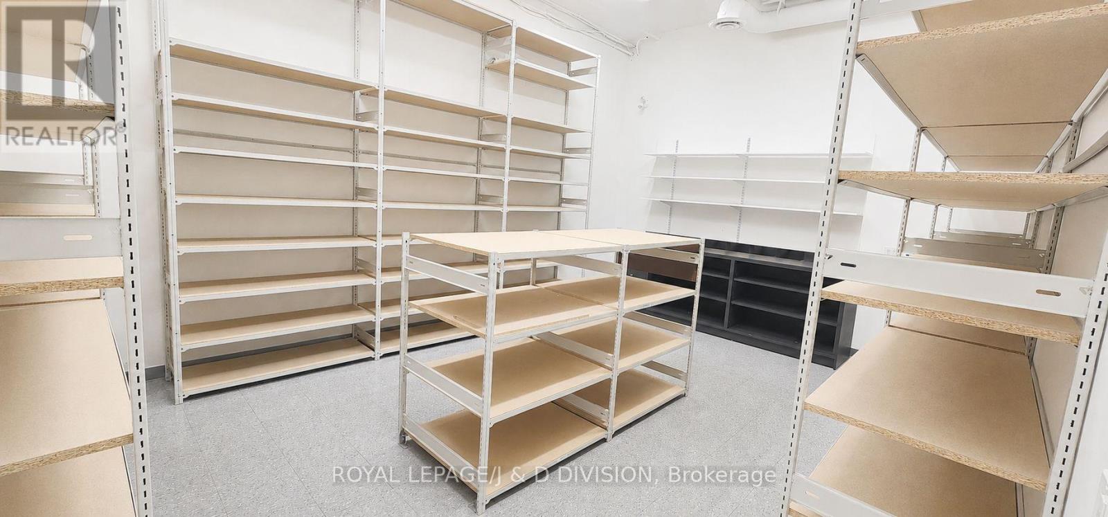 Retail - 2577 Yonge Street, Toronto, Ontario  M4P 2J1 - Photo 11 - C13479730