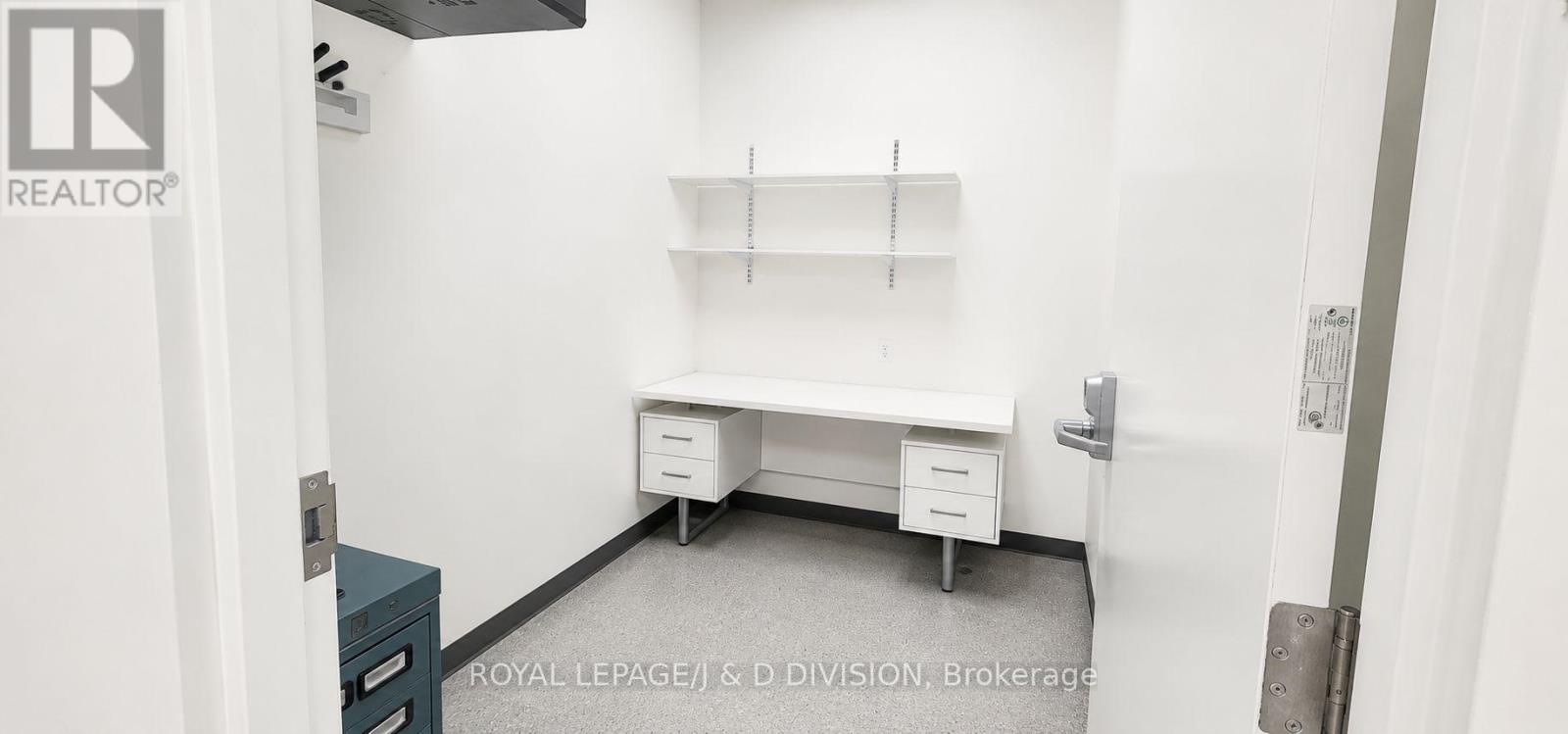 Retail - 2577 Yonge Street, Toronto, Ontario  M4P 2J1 - Photo 15 - C13479730