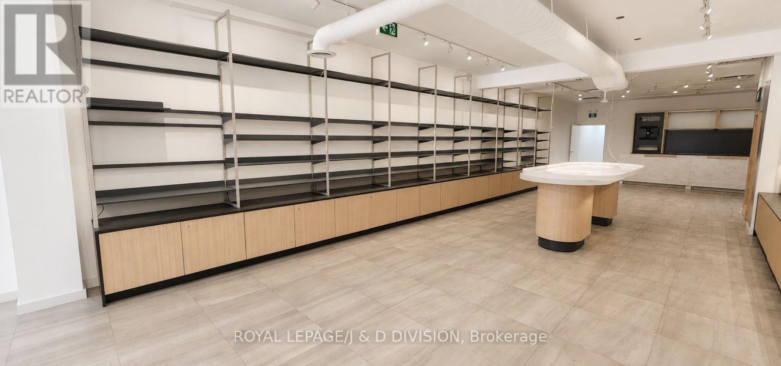 Retail - 2577 Yonge Street, Toronto, Ontario  M4P 2J1 - Photo 2 - C13479730