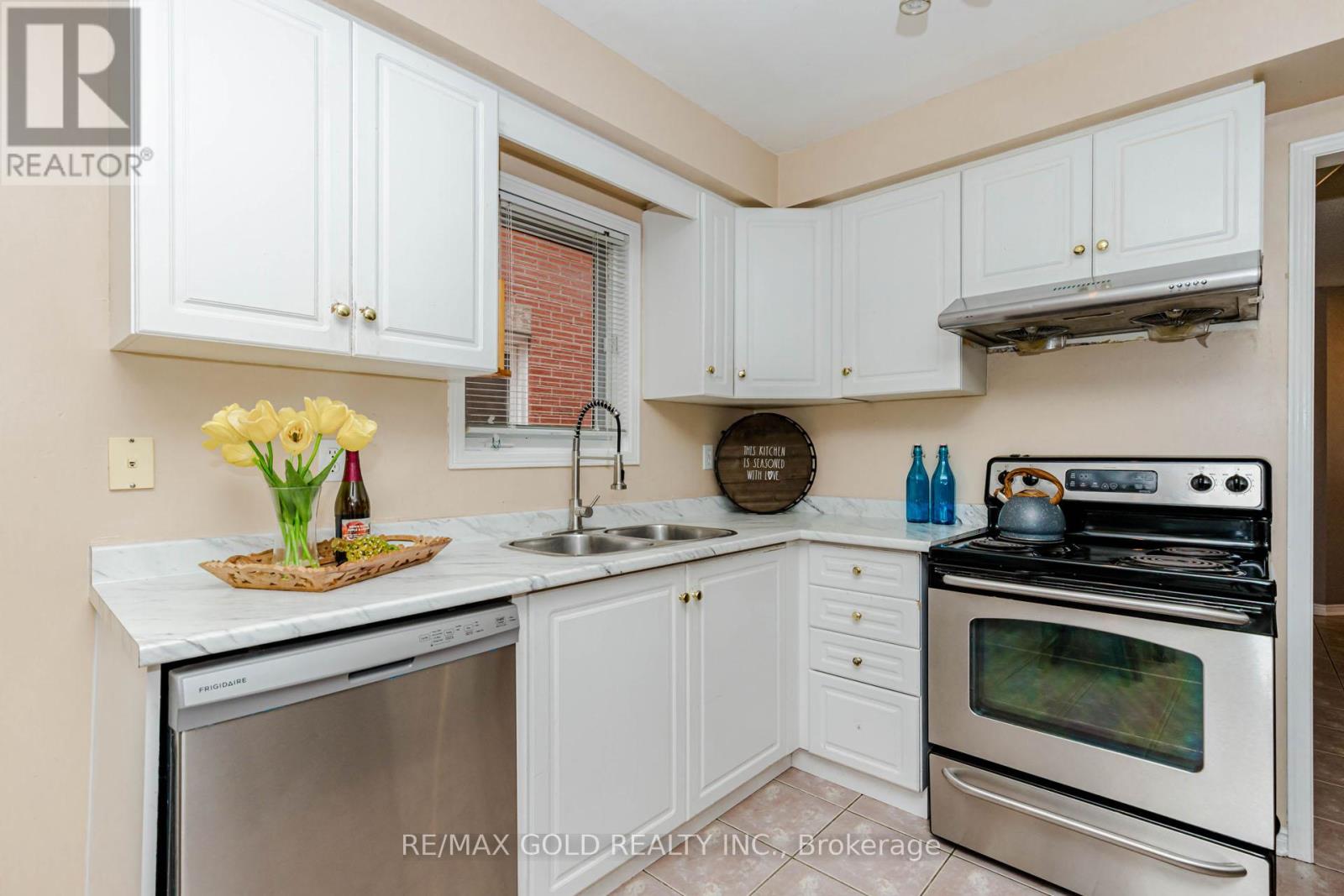 34 White Tail Crescent, Brampton (Fletcher's West), Ontario  L6Y 5C2 - Photo 11 - W13521874