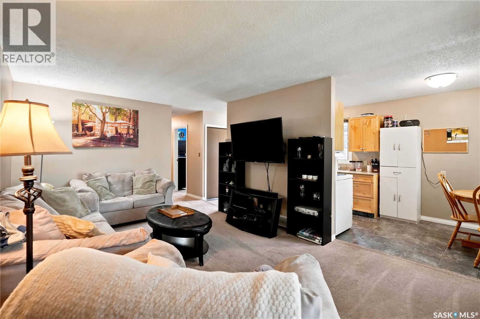 109 Church Drive, Regina, Saskatchewan  S4X 1L7 - Photo 3 - SK041432