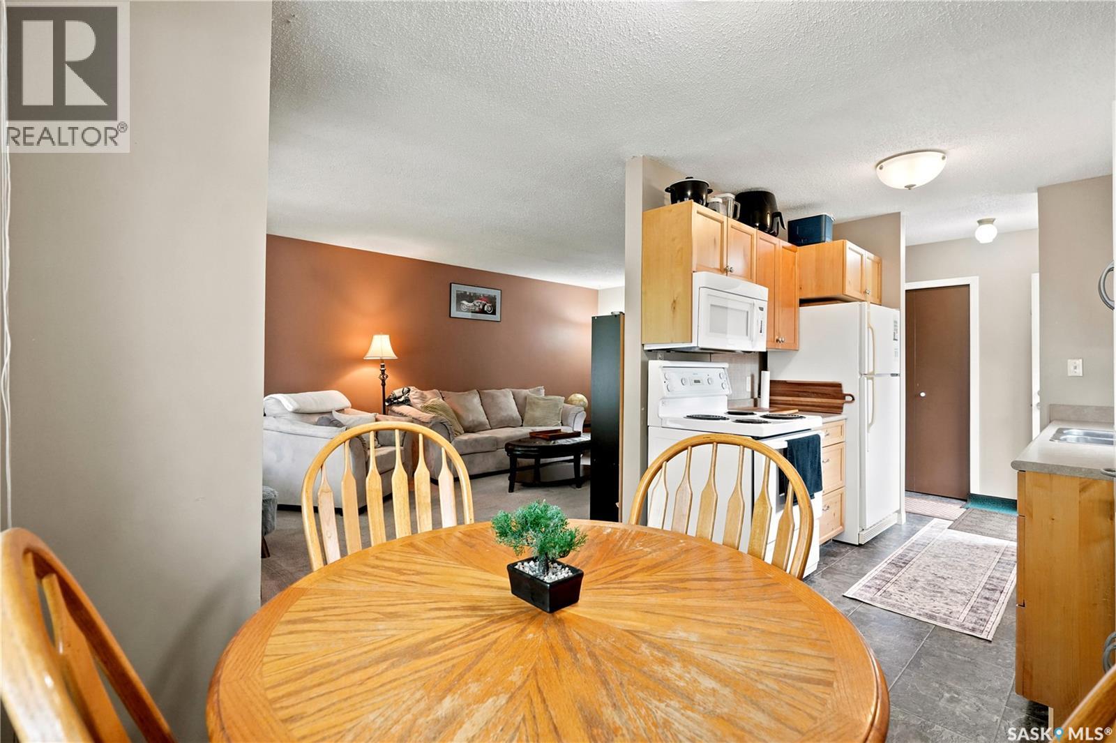 109 Church Drive, Regina, Saskatchewan  S4X 1L7 - Photo 5 - SK041432