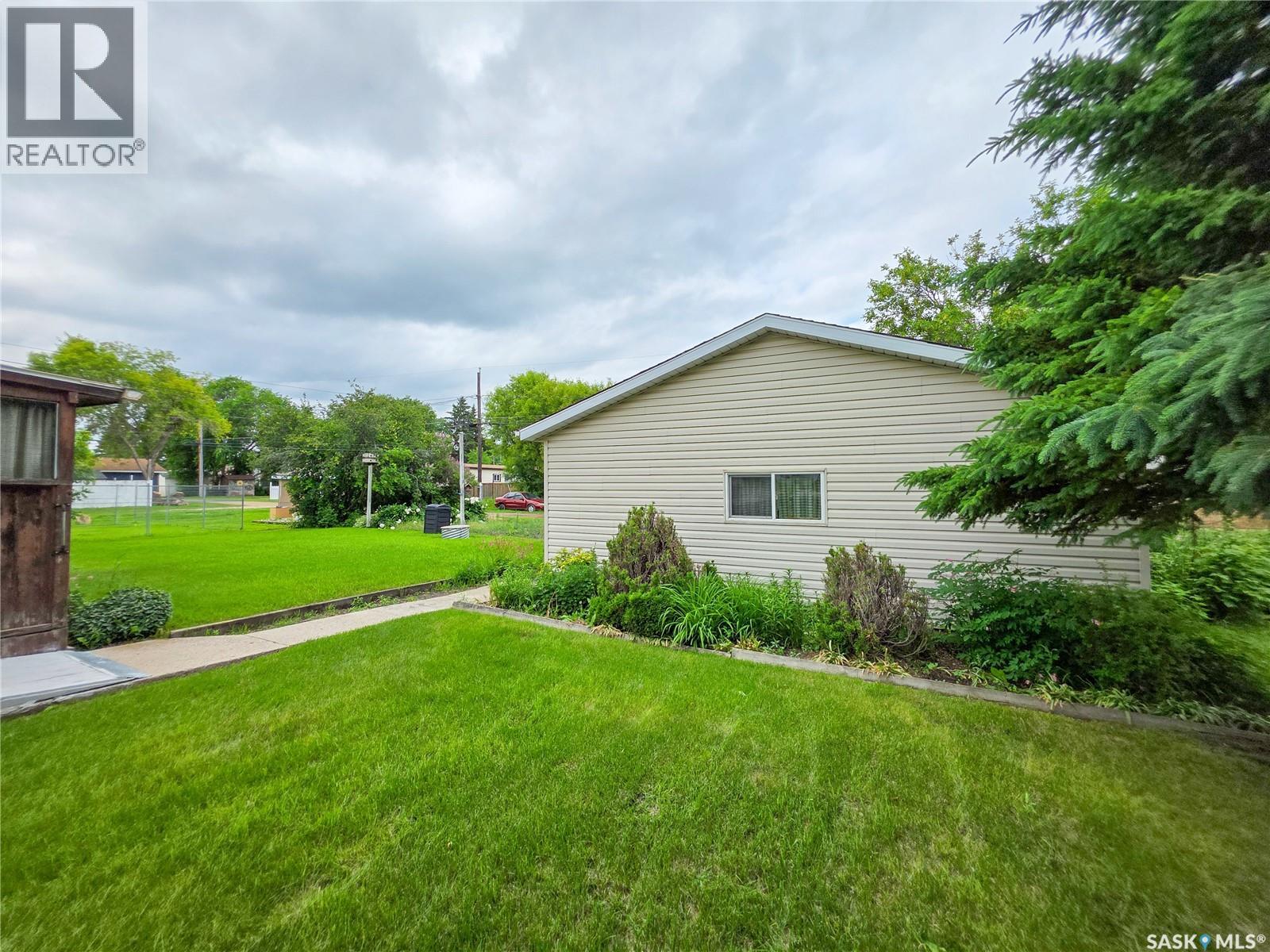 618 4th Avenue W, Melville, Saskatchewan  S0A 2P0 - Photo 5 - SK041412