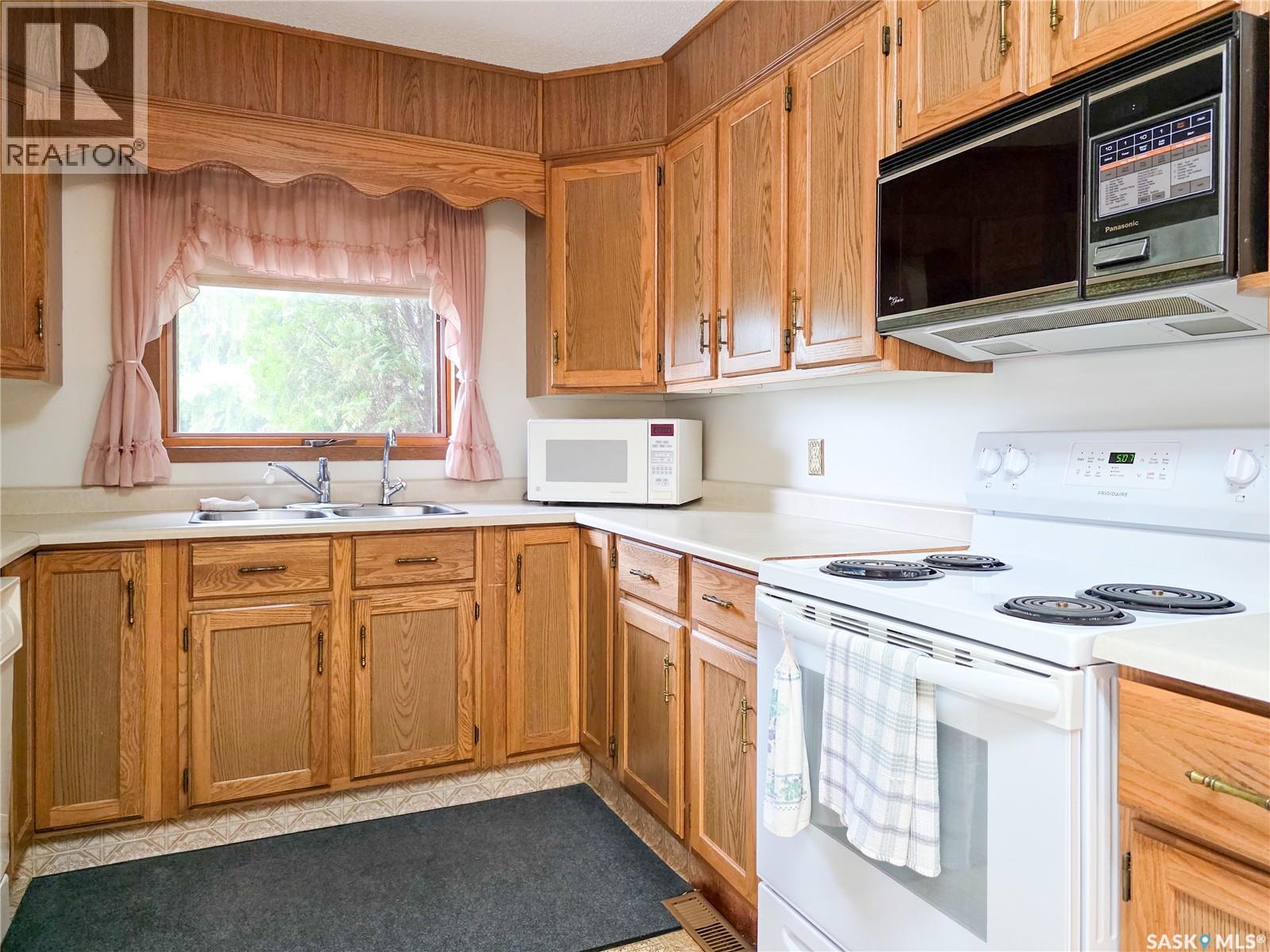 618 4th Avenue W, Melville, Saskatchewan  S0A 2P0 - Photo 10 - SK041412
