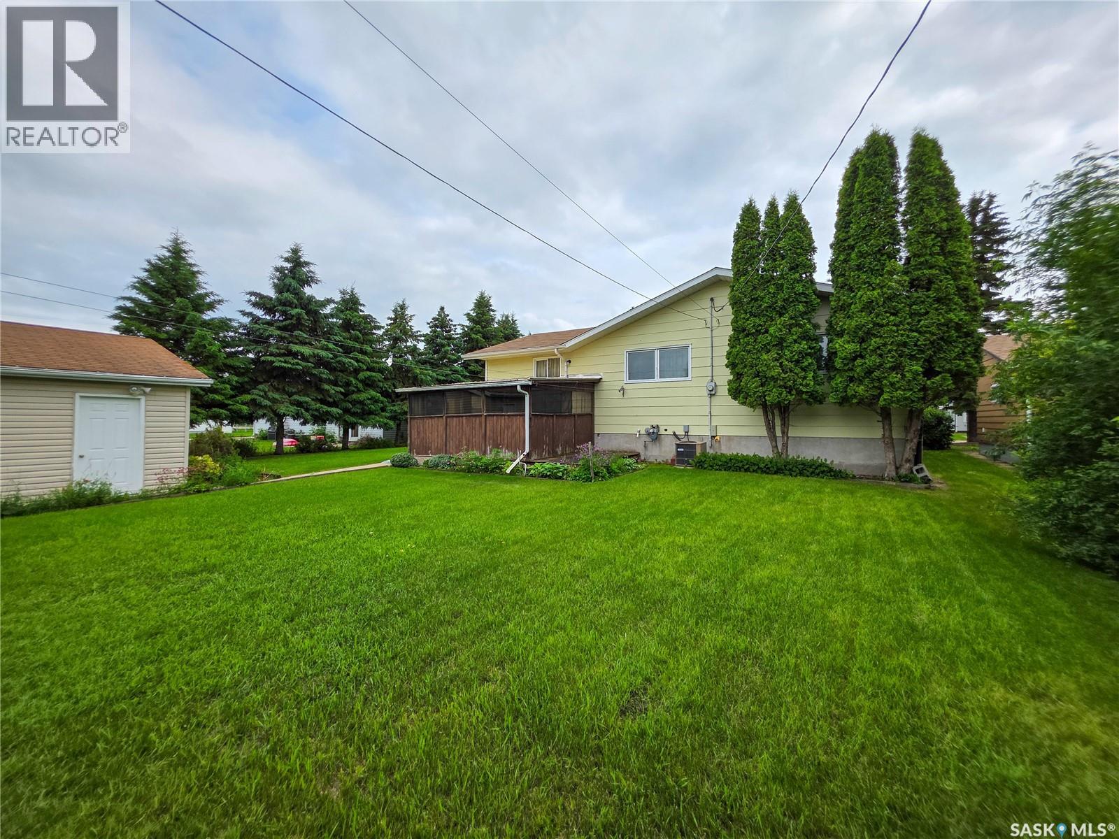618 4th Avenue W, Melville, Saskatchewan  S0A 2P0 - Photo 4 - SK041412