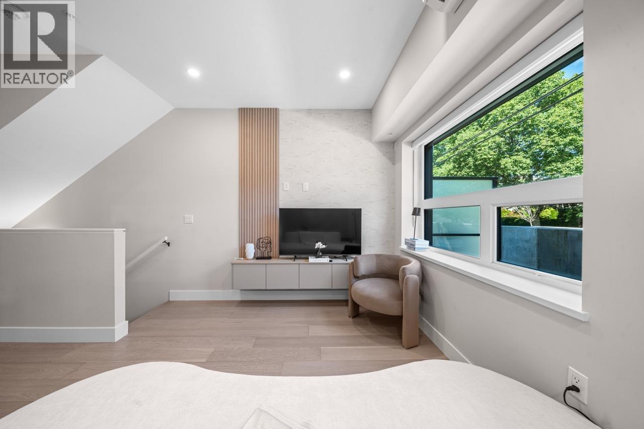 130 W Woodstock Avenue, Vancouver, British Columbia  V5Y 0P4 - Photo 4 - R3142694