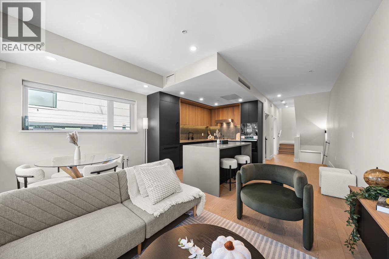 5 128 W Woodstock Avenue, Vancouver, British Columbia  V5Y 0P4 - Photo 2 - R3142695