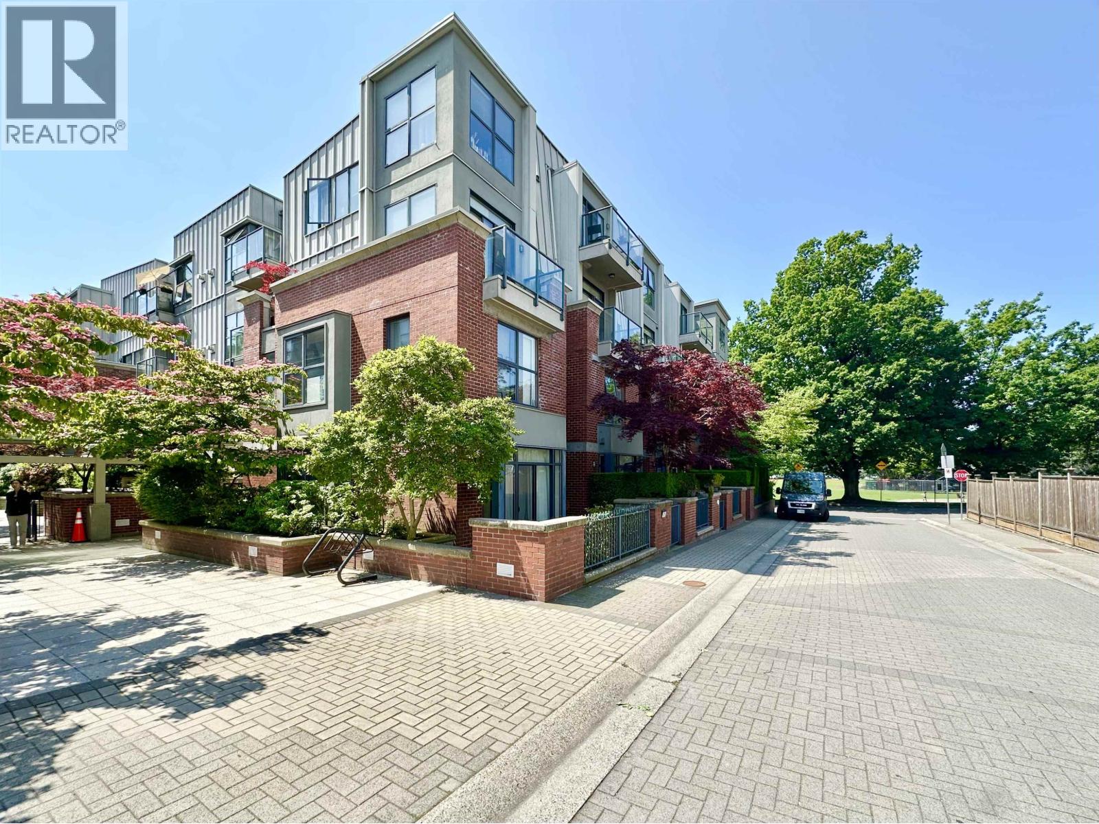 2688 Vine, Vancouver, British Columbia  V6K 4T6 - Photo 11 - R3142696