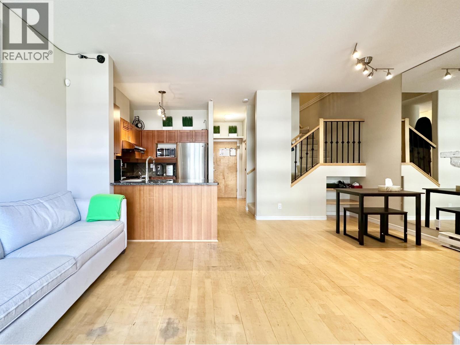 2688 Vine, Vancouver, British Columbia  V6K 4T6 - Photo 5 - R3142696