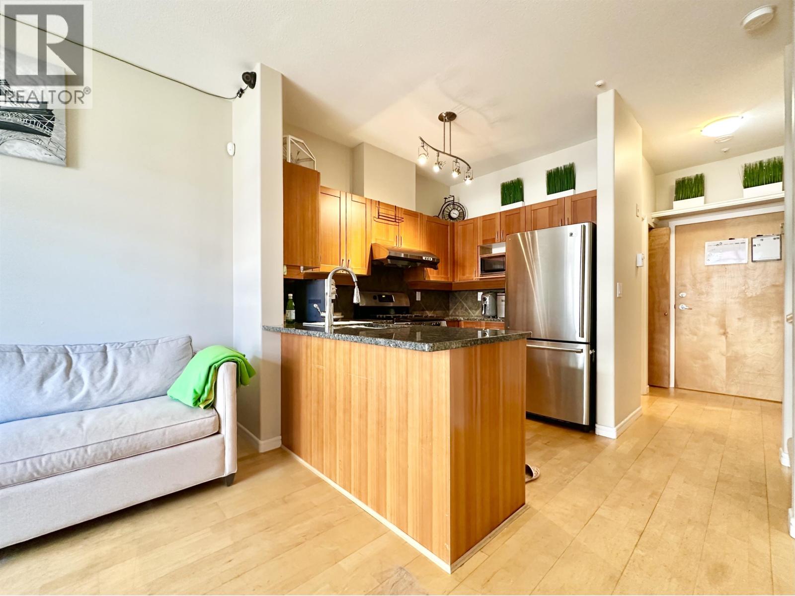 2688 Vine, Vancouver, British Columbia  V6K 4T6 - Photo 6 - R3142696