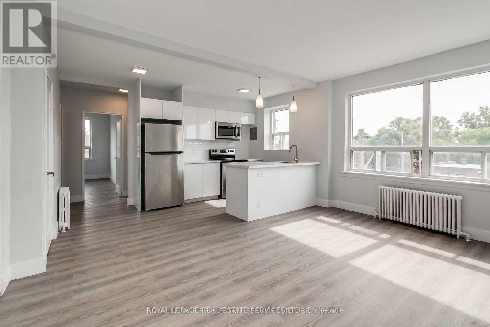308 - 2908 St Clair Avenue E, Toronto (O'connor-Parkview), Ontario  M4B 1N7 - Photo 6 - E13521958