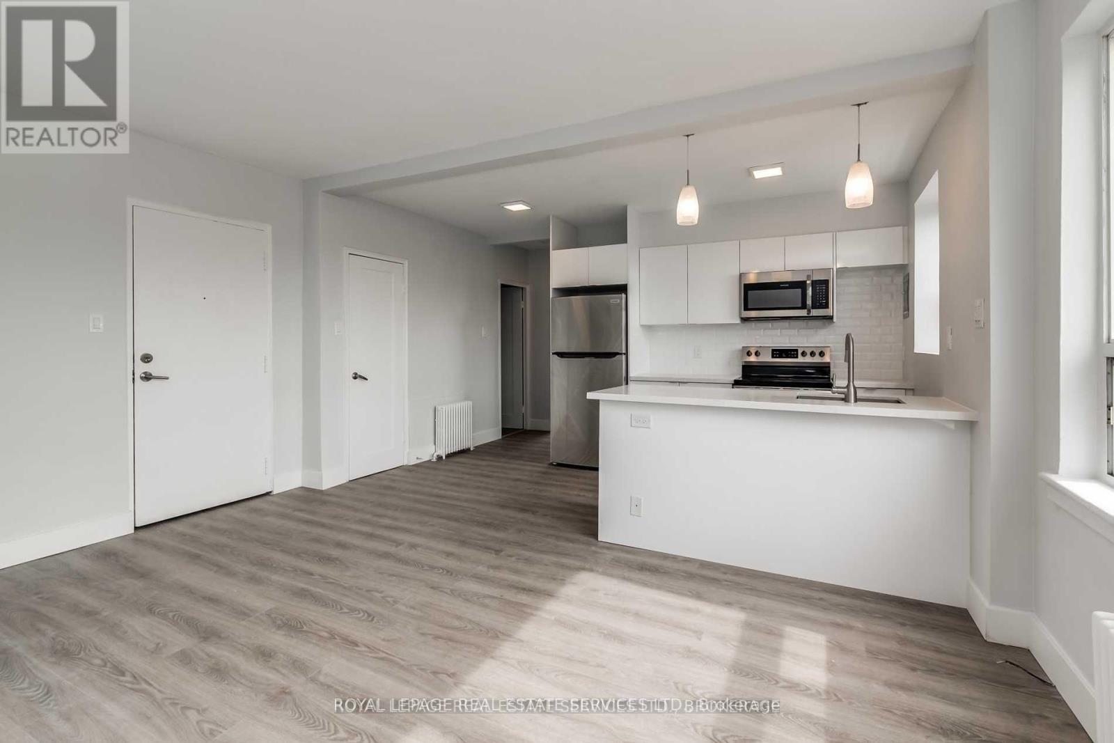 308 - 2908 St Clair Avenue E, Toronto (O'connor-Parkview), Ontario  M4B 1N7 - Photo 8 - E13521958