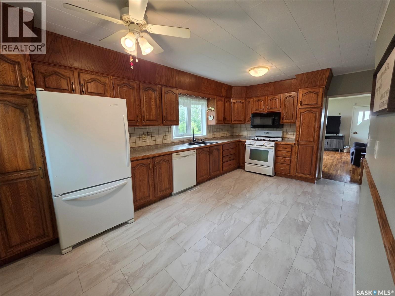 Peiffer Acreage, Hillsdale Rm No. 440, Saskatchewan  S0M 1M0 - Photo 5 - SK041434