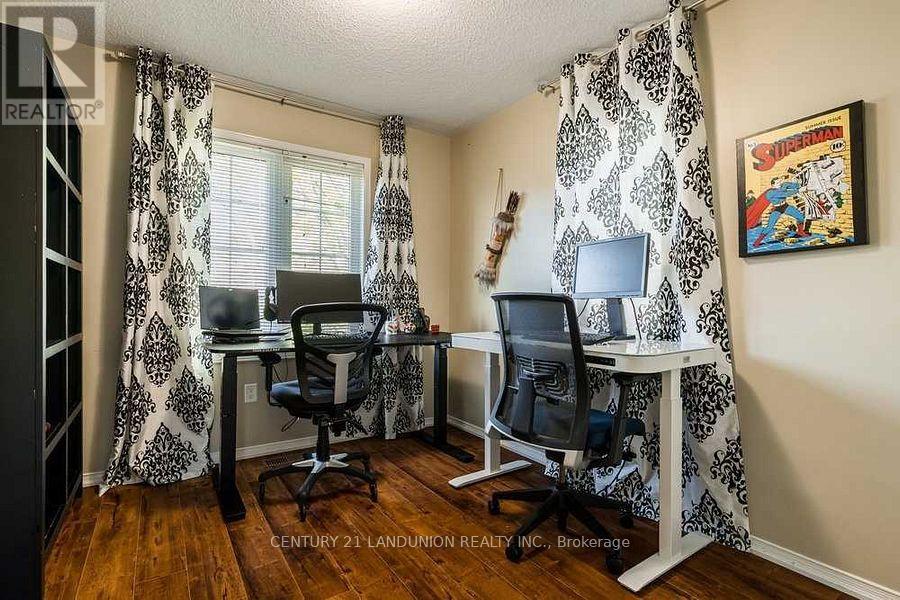117 Gatwick Drive, Oakville, Ontario  L6H 6V2 - Photo 7 - W13521968