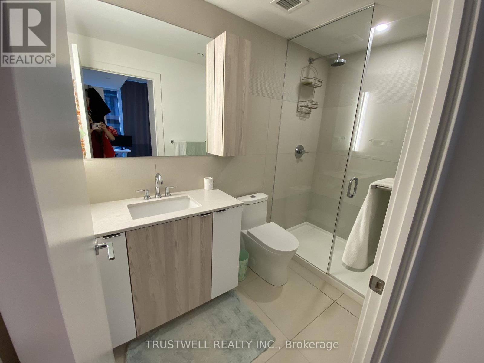 711 (Master Bedroom) - 15 Mercer Street, Toronto, Ontario  M5V 0T8 - Photo 9 - C13521990