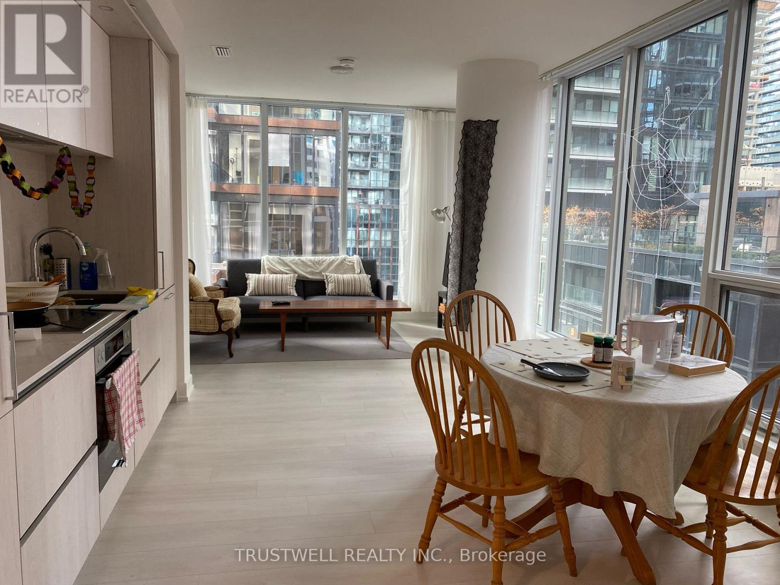 711 (Master Bedroom) - 15 Mercer Street, Toronto, Ontario  M5V 0T8 - Photo 7 - C13521990
