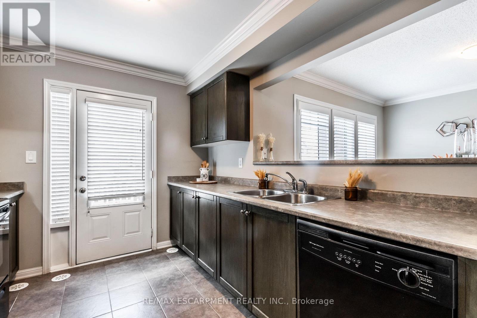280 Wetenhall Landing, Milton, Ontario  L9T 7B5 - Photo 7 - W13521988