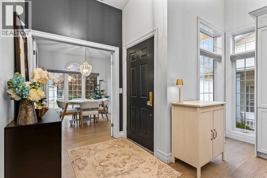 33 Douglasview Park Se, Calgary, Alberta  T2Z 2R9 - Photo 2 - A2326256