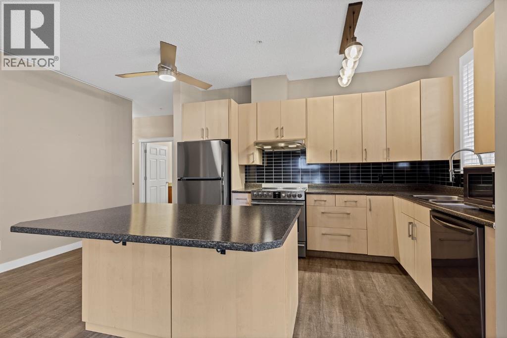 101, 8 Country Village Bay NE, Calgary, Alberta  T3K 5J7 - Photo 7 - A2325558