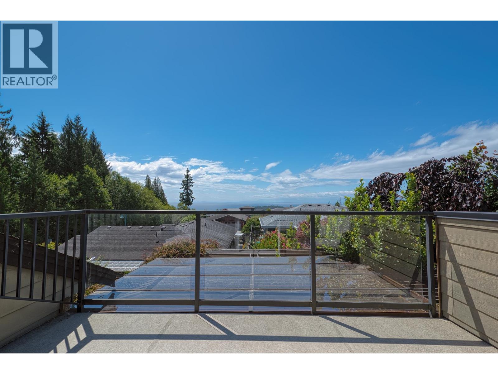 5631 Page Road, Sechelt, British Columbia  V7Z 0N7 - Photo 18 - R3142714