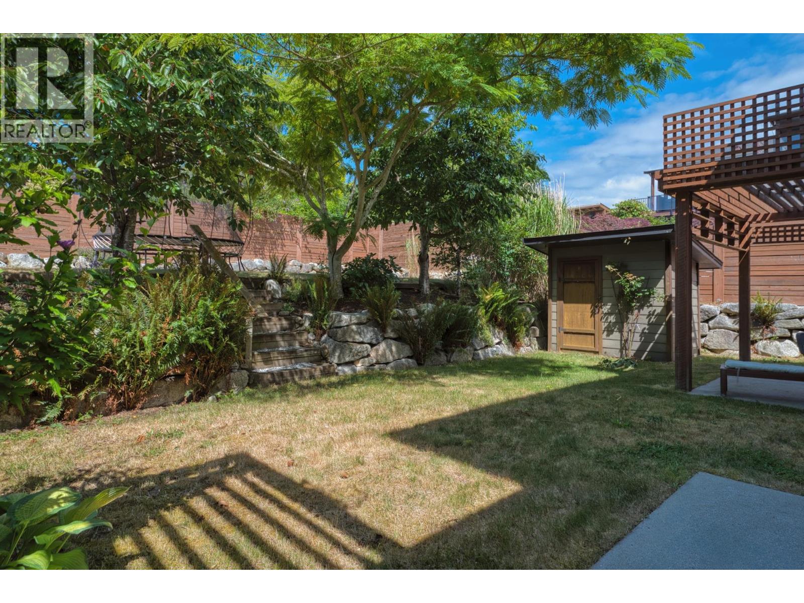 5631 Page Road, Sechelt, British Columbia  V7Z 0N7 - Photo 27 - R3142714