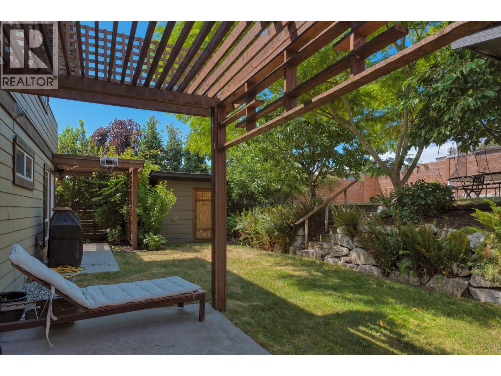 5631 Page Road, Sechelt, British Columbia  V7Z 0N7 - Photo 31 - R3142714
