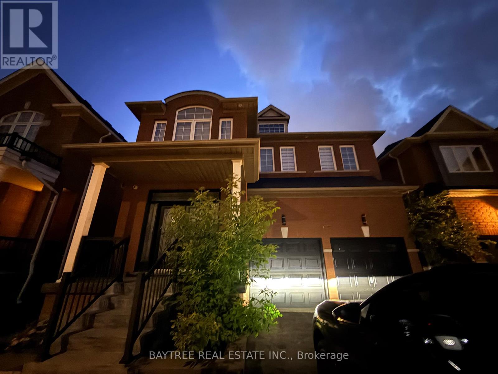 162 BATHURST GLEN DRIVE, Vaughan, Ontario