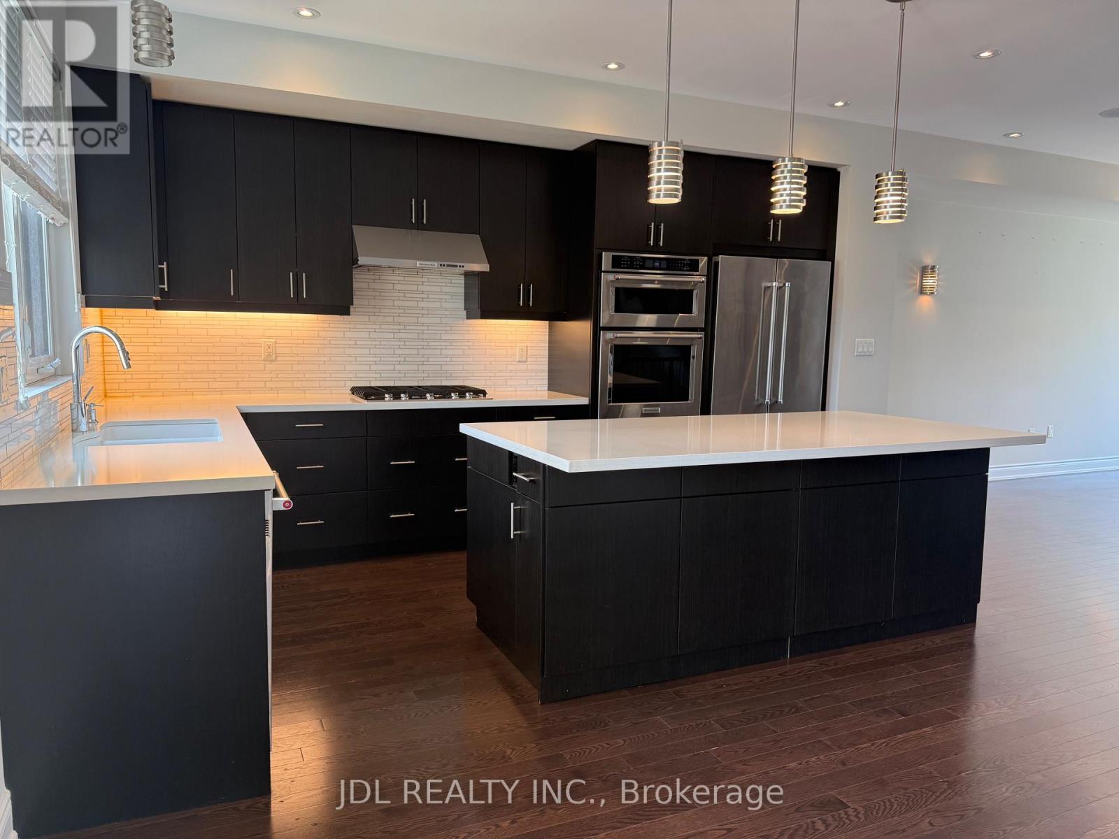 44 Pony Farm Drive, Toronto, Ontario M9R 0B3 - Photo 3 - W13074516