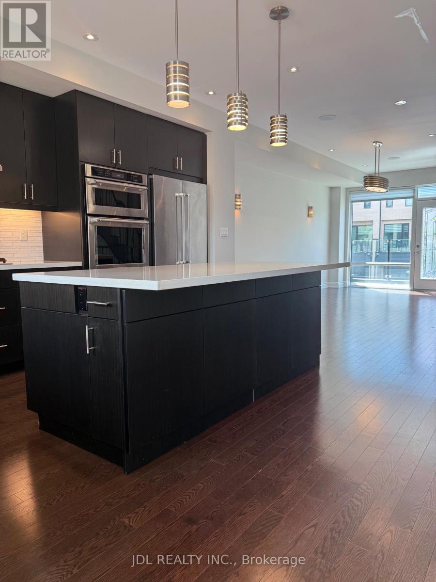 44 Pony Farm Drive, Toronto, Ontario M9R 0B3 - Photo 6 - W13074516