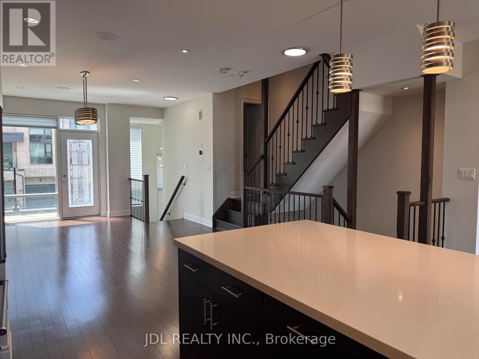 44 Pony Farm Drive, Toronto, Ontario M9R 0B3 - Photo 8 - W13074516