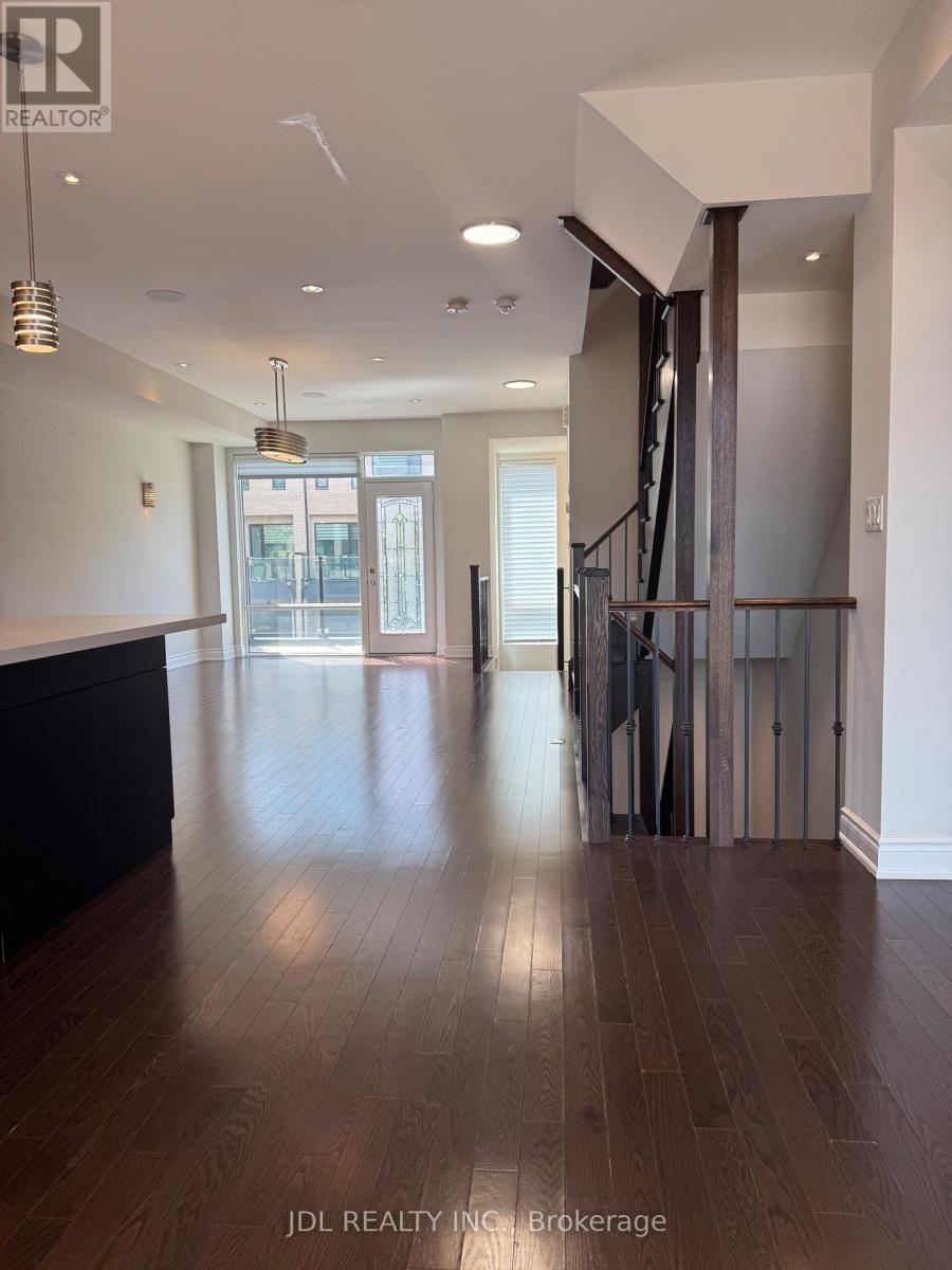 44 Pony Farm Drive, Toronto, Ontario M9R 0B3 - Photo 5 - W13074516