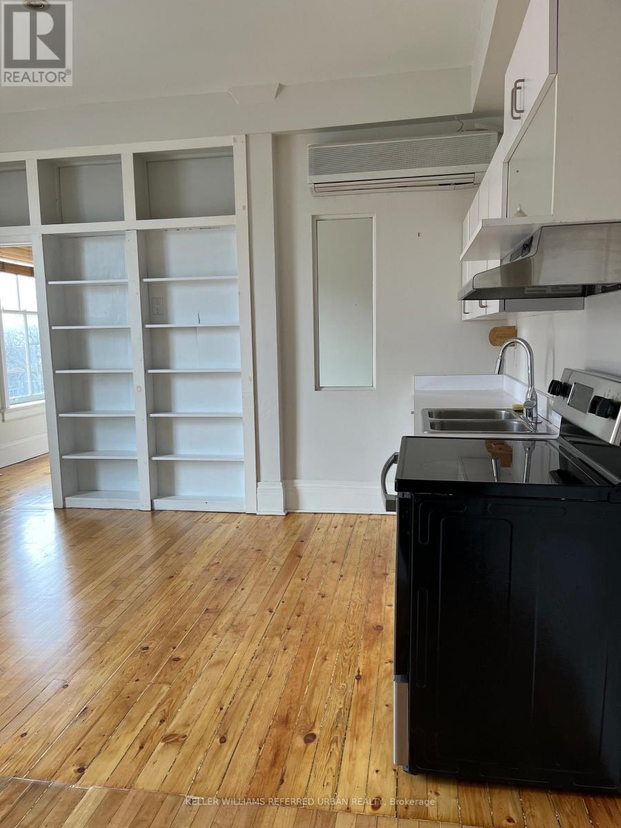 2854 Dundas Street W, Toronto, Ontario  M6P 1Y7 - Photo 7 - W13522036