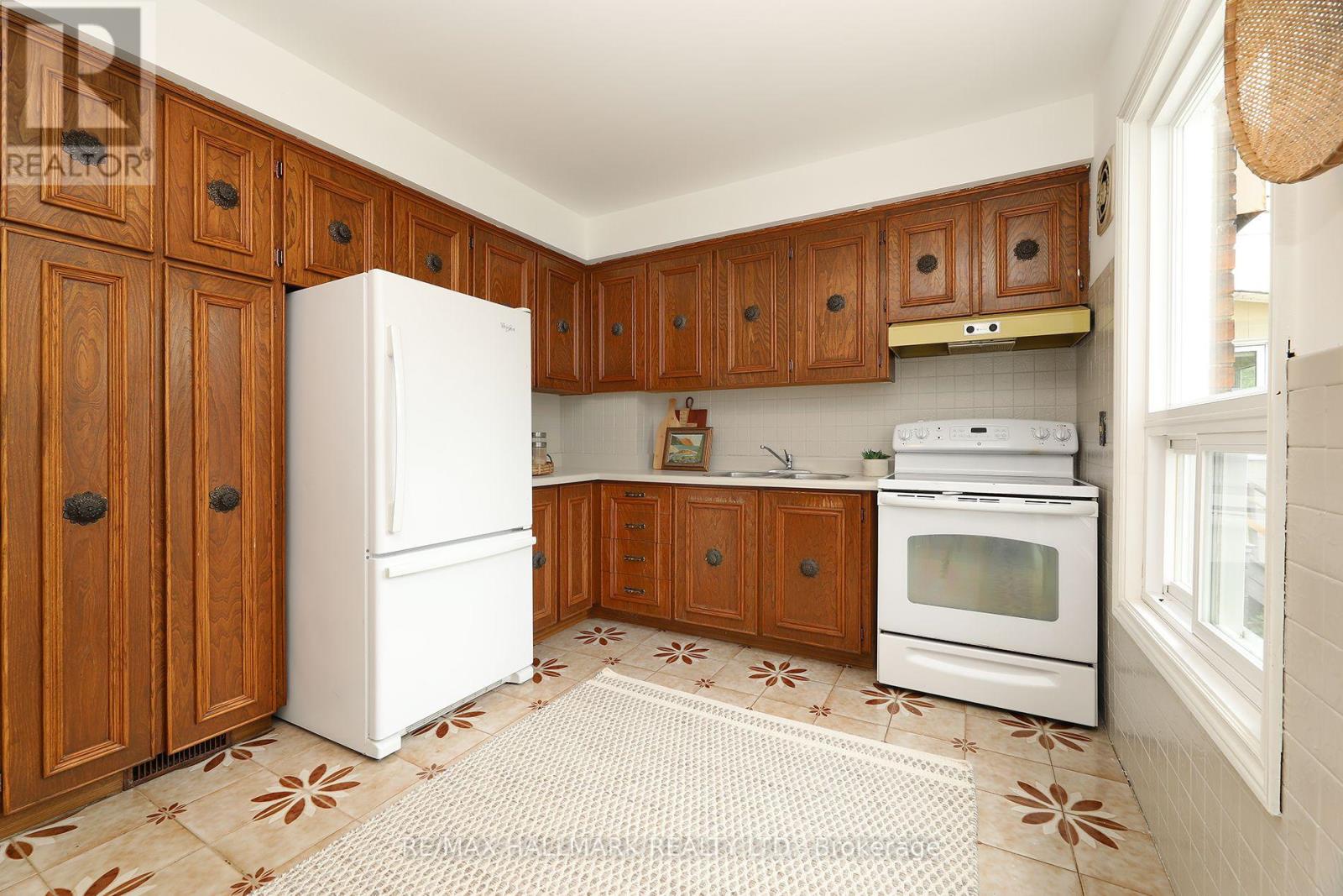 259 Wolverleigh Boulevard, Toronto, Ontario  M4C 1S3 - Photo 13 - E13522074