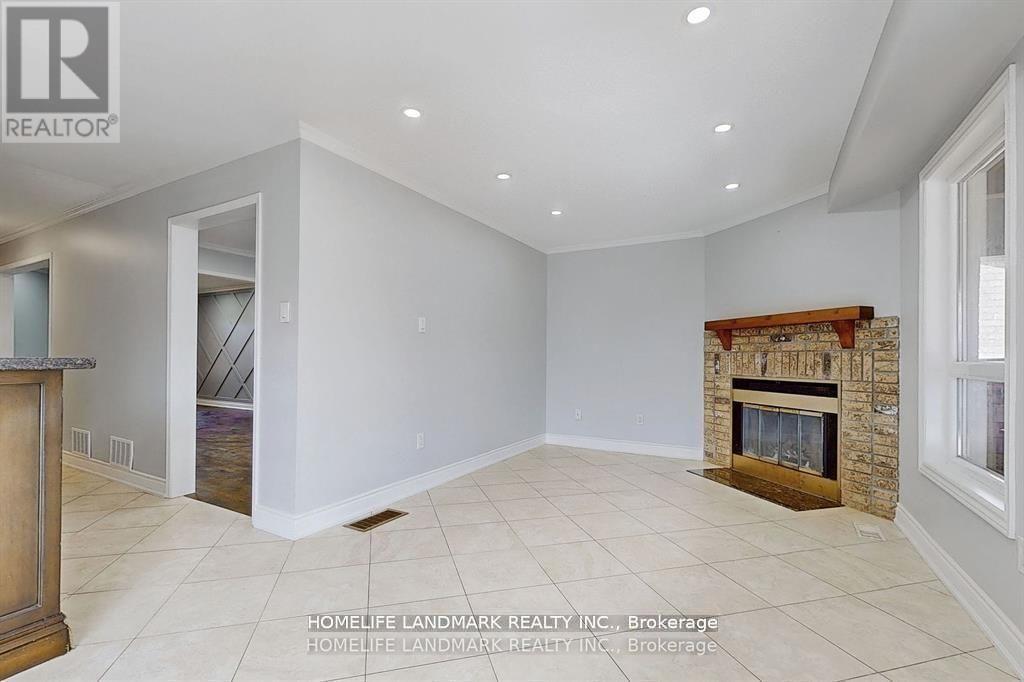 3452 Cherrington Crescent, Mississauga, Ontario  L5L 5B7 - Photo 7 - W13522096