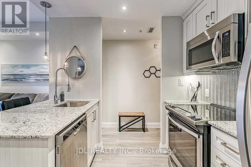 104 - 73 Washington Avenue, Oakville (Co Central), Ontario  L6K 1W5 - Photo 3 - W13522102