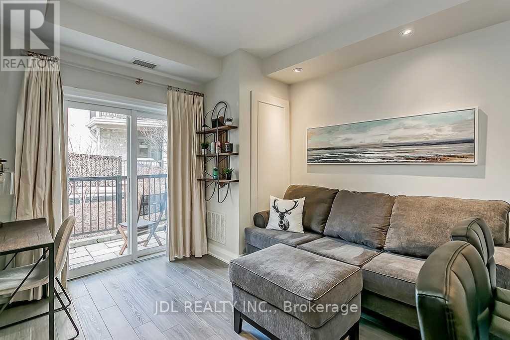 104 - 73 Washington Avenue, Oakville (Co Central), Ontario  L6K 1W5 - Photo 5 - W13522102